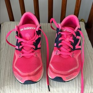 New Balance women’s Sneakers in Pink and Navy